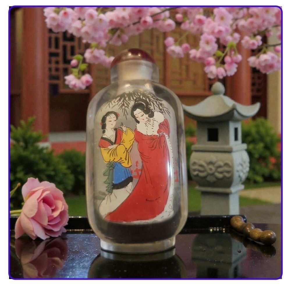 Vinatge Chinese Reverse Inside Hand Painted Frosted Glass Snuff Bottle Geisha